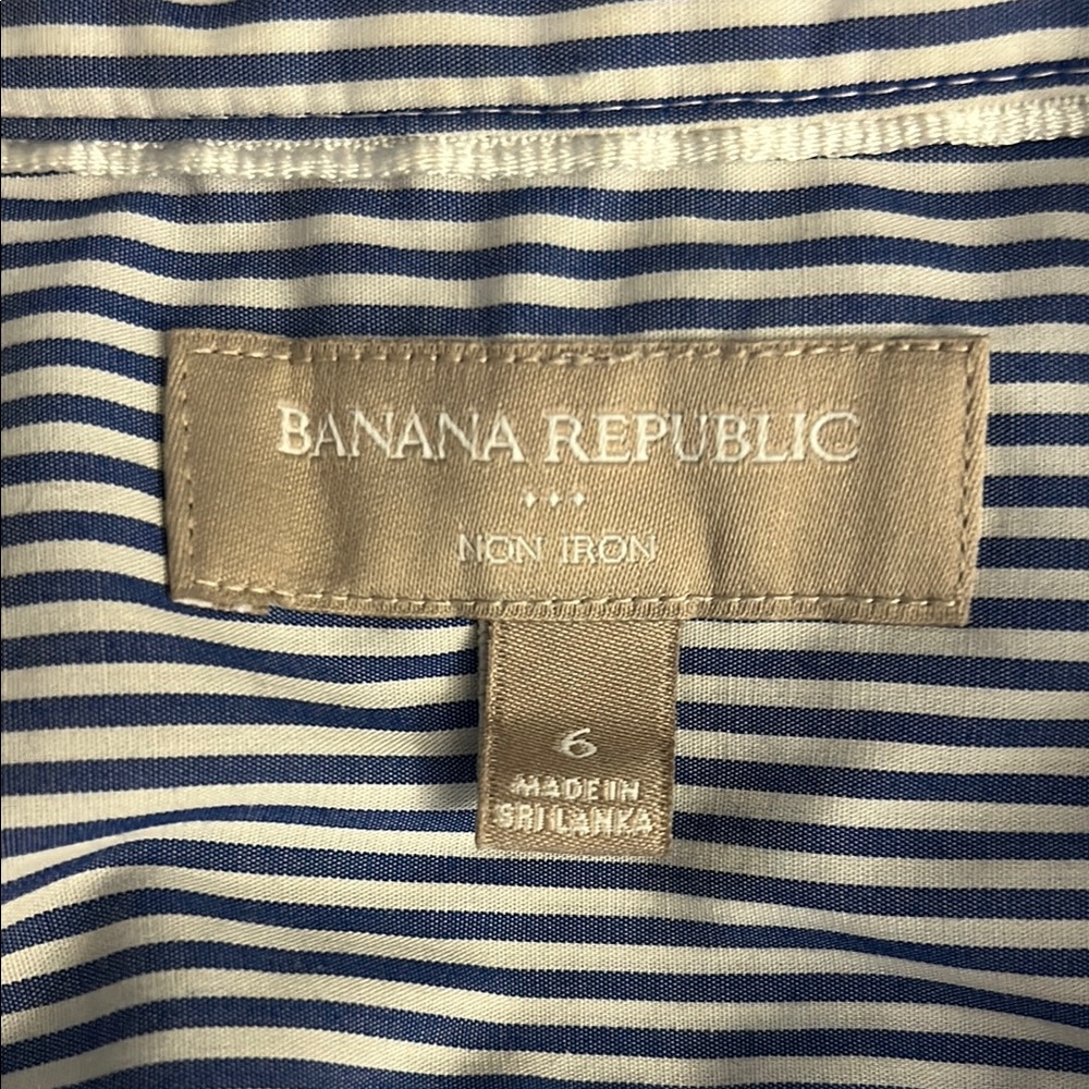 Banana Republic Gray and White Fitted Button Down Shirt - Picture 3 of 3